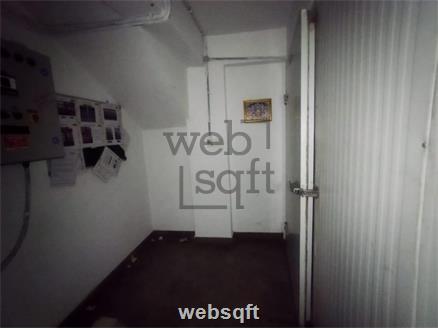 Retail showroom for Rent